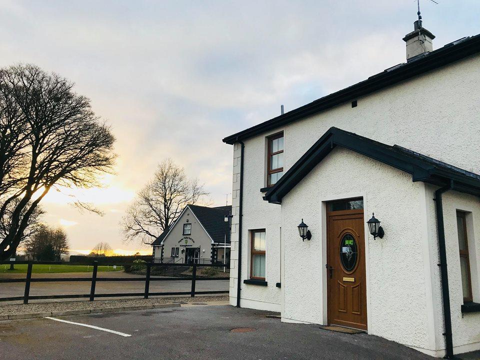 Clogher Valley Golf Club Fivemiletown Extérieur photo